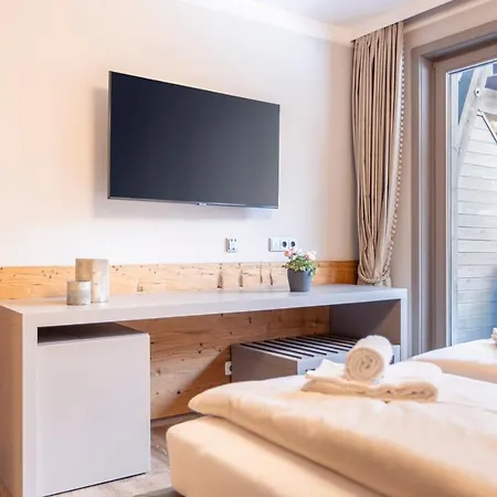 By Alps Aparthotel
