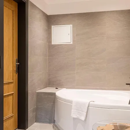 By Alps Saalbach-Hinterglemm