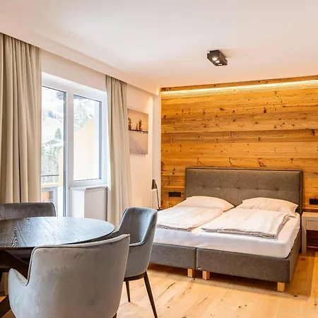 By Alps Aparthotel