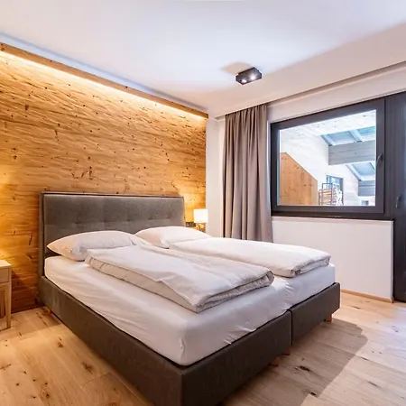 By Alps Aparthotel *
