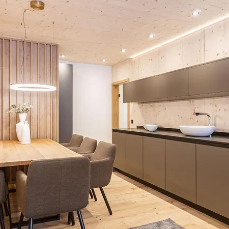 By Alps Aparthotel *