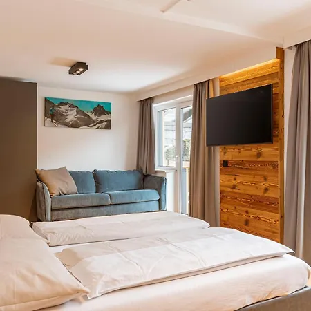 By Alps Aparthotel